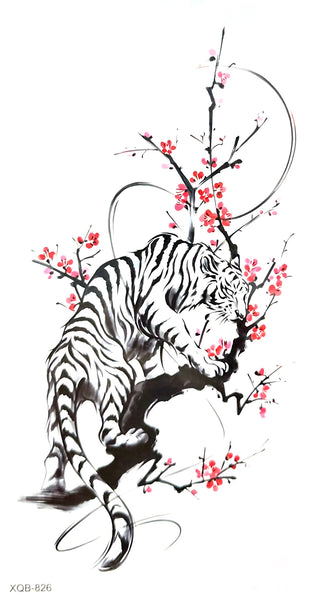 Тигр, сакура
